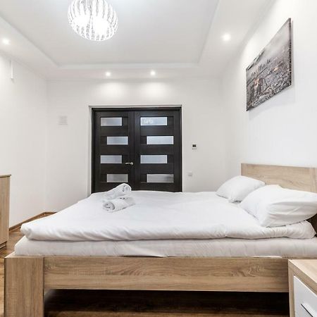 Homey Apartment Львів Екстер'єр фото